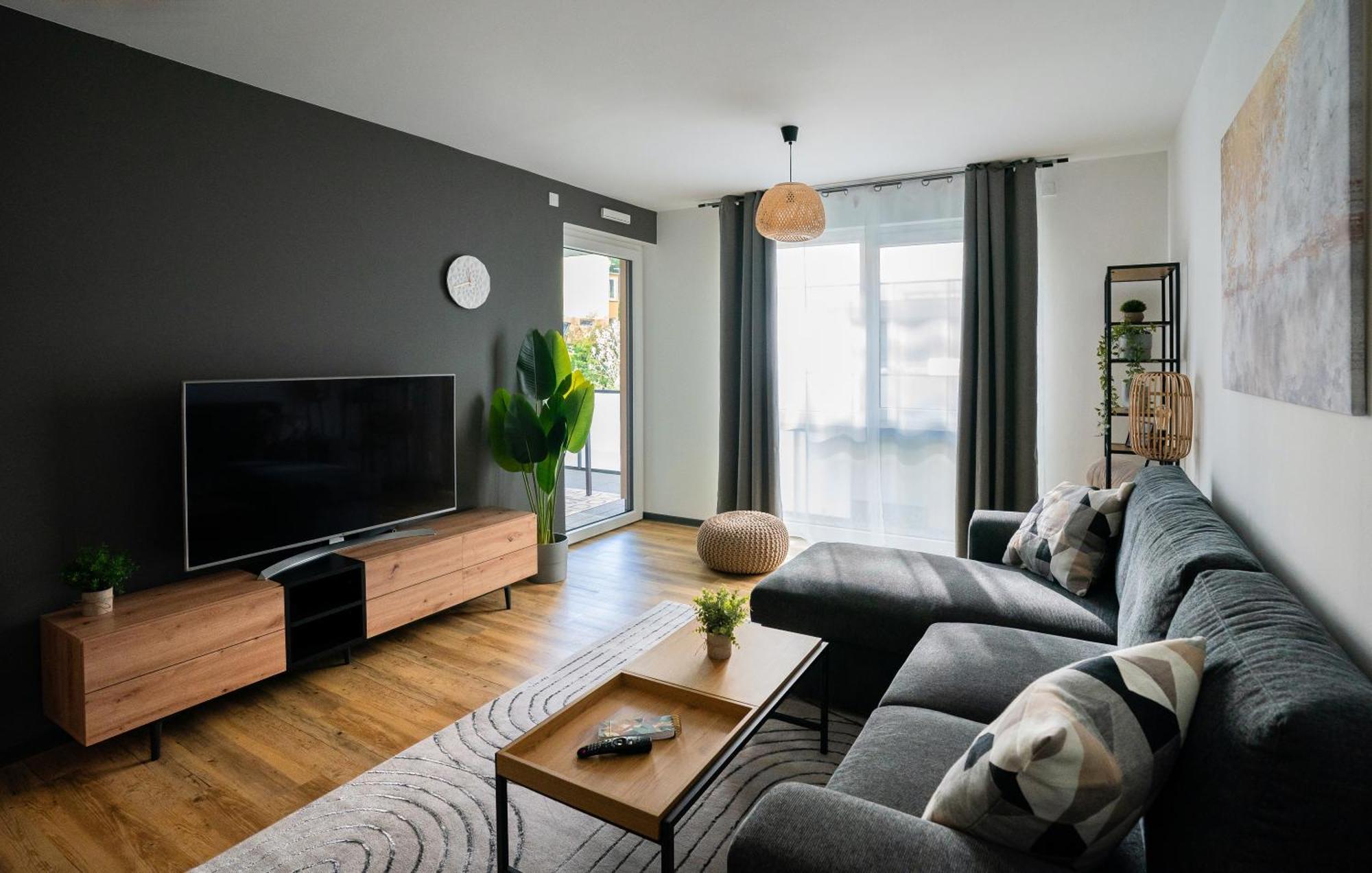 Reitz - Apartment I Zentrale Lage I Stellplatz I 55Qm I 2 Zimmer I Kueche I Bad I Terrasse Bad Hersfeld Ngoại thất bức ảnh